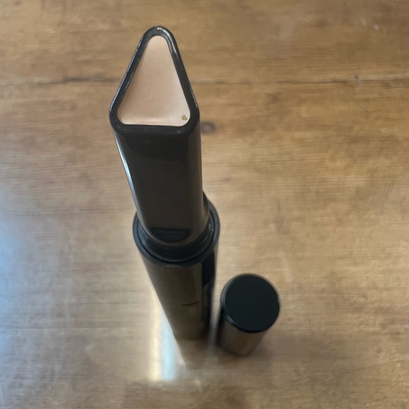 Doll 10 Other - New Doll 10 Hydrabalm Concealer Medium
